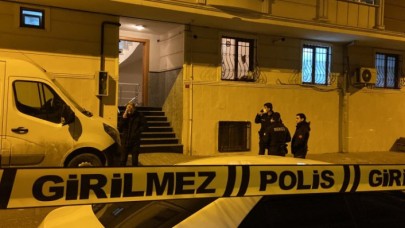 Sokak ortasında komşusunu öldürdükten sonra evli olduğu kadını katleden erkek, intihar etti