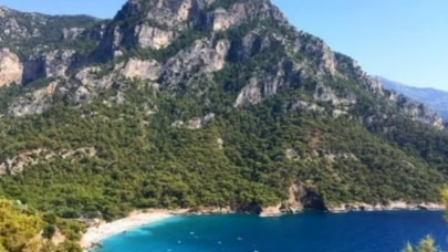 Denizde bulduğu poşetin içindeki madde patlayınca kolu koptu