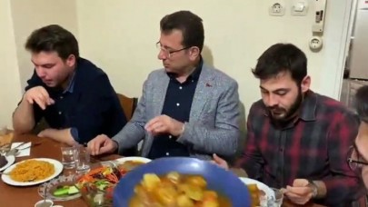 İmamoğlu, öğrenci evinde iftar yaptı: 30 yere başvurmuştum burs çıkmadı; ilk defa İBBden aldım