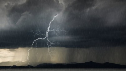 Meteorolojiden İstanbul ve Ankara dahil birçok il için kuvvetli sağanak uyarısı!