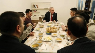 Erdoğan, Boğaziçili öğrencilerle iftar yaptı!