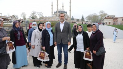 BAŞKAN YILMAZ KADINLAR İLE EDİRNE’Yİ GEZDİ