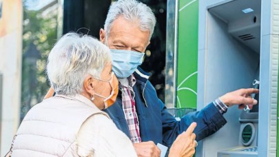 Emeklinin bayram ikramiyeleri hesaplara yatıyor! İşte gün gün ödeneceği tarihler...