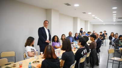 BAŞKAN ÇALIK ÖĞRENCİLERLE İFTAR YEMEĞİNDE BULUŞTU