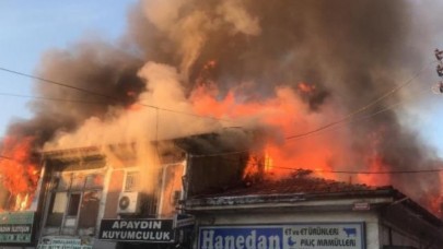 Afyonkarahisar alevlere teslim oldu: 15 iş yeri küle döndü