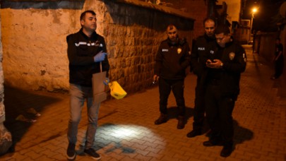 Poşet içinde sokağa bırakılmış bebek bulundu