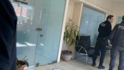 Beylikdüzü Belediyesinin AK Partili üyeleri yumruk yumruğa kavga etti