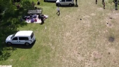 Sıcak havayı ormanlık alanda piknik yaparak değerlendirdiler