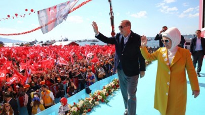 &quot;560 BİN KİŞİ KARŞIMDA DURUYOR&quot;