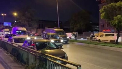 Avcılarda Trafikte yolcu koltuğunda oturan adam silahlı saldırıya uğrayarak hayatını kaybetti