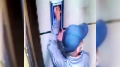 Esenyurtta hırsız bu kez kapının zilini çaldı