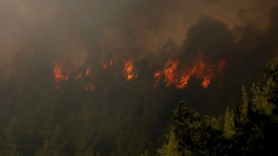 Marmaris yanıyor: Havadan ve karadan müdahale sürüyor