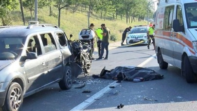 TEMde emniyet şeridinde duran otomobile çarpan motosikletin sürücüsü öldü