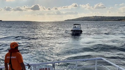 Beylikdüzü açıklarında sürüklenen tekne kurtarıldı