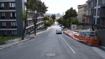 BEYLİKDÜZÜ’NÜN KALDIRIMLARI YENİLENİYOR