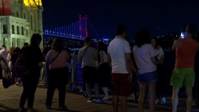 Yüksek nemden bunalan İstanbullular sahillere akın etti