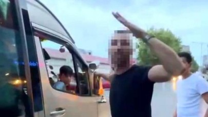 Beylikdüzünde minibüs şoförü, tartıştığı kadın yolcunun telefonunu aldı