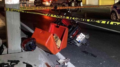 Küçükçekmece D-100de refüje çarpan motokurye hayatını kaybetti