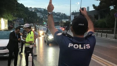 İstanbulda asayiş uygulamasında 215 kişi gözaltına alındı