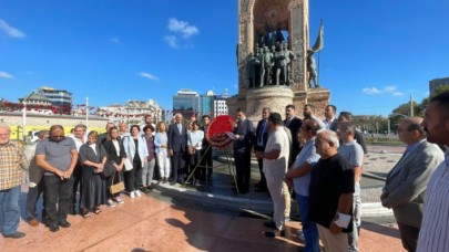 CHP İstanbul İl Başkanlığı Taksime çelenk bıraktı
