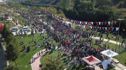 KÜÇÜKÇEKMECE SEMALARI UÇURTMALARLA RENKLENDİ