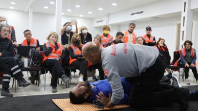 HAYDİ SEN DE AFET GÖNÜLLÜSÜ OL!