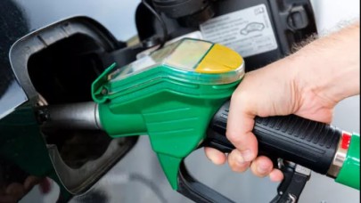 Akaryakıta büyük indirim! Yeni fiyat pompaya yansıdı