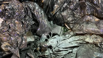 Çöpte bulduğu silahı temizlerken yanlışlıkla kendini vurdu