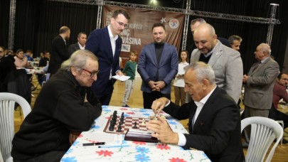 KÜÇÜKÇEKMECE’DE 29 EKİM SATRANÇ TURNUVASI HEYECANI
