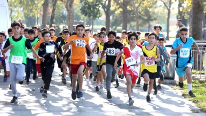 GENÇLER CUMHURİYET İÇİN KOŞTU