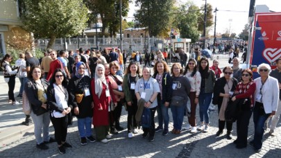 KÜÇÜKÇEKMECELİ KADINLAR İSTANBUL’U GEZİYOR