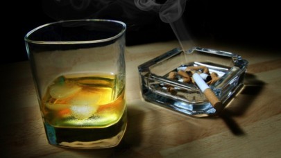 Yeni düzenleme yolda: Artık o alanlarda içki ve sigara satışı yapılamayacak!