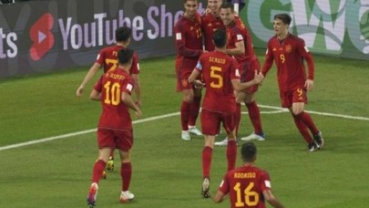 TRT spikerinin gülerek kurduğu cümle Beşiktaşlıları ayağa kaldırdı