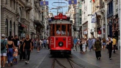 İstiklal Caddesi’nde sergi açmak, stant kurmak, müzik yapmak yasaklandı