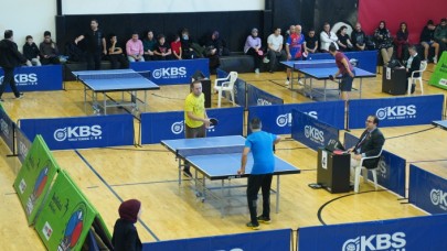 ÖDÜLLÜ MASA TENİSİ TURNUVASINDA KIYASIYA MÜCADELE