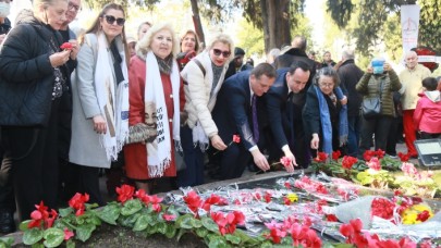 Büyükçekmeceli Kadınlar Zübeyde Hanım’ı mezarı başında andı