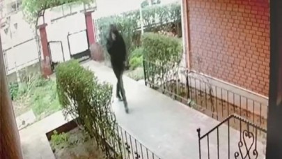 Bu nasıl akıl tutulması! 900 bin lirayı poşete koyup kapıya gelen dolandırıcıya teslim etti