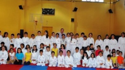 Kadıoğlu karatecileri ziyaret etti