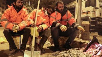 Cumhuriyet tarihinin en büyük can kaybı: Deprem felaketinde yaşamını yitirenlerin sayısı 35 bini aştı