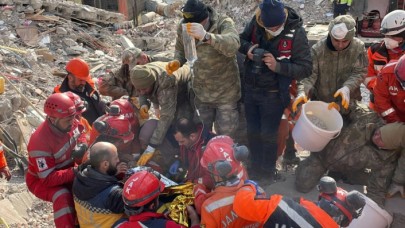 Depremin 10. günde bir mucize daha: Melike İmamoğlu, 222 saat sonra enkazdan sağ çıkarıldı