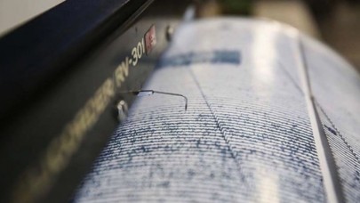 Çin-Tacikistan sınırında 7,2 büyüklüğünde deprem