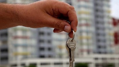 Mahfi Eğilmez duyurdu: Konut fiyatlarında düşüş beklentisi!