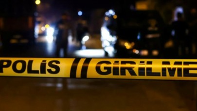 İstanbulda otomobile silahlı saldırı: 2 kişi hayatını kaybetti, 2 yaralı