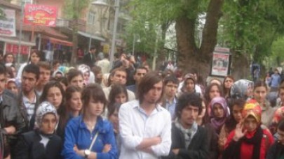 Üniversite öğrencilerinden atama protestosu