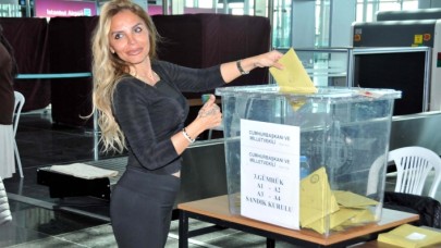 Havalimanında 12 sandık kuruldu