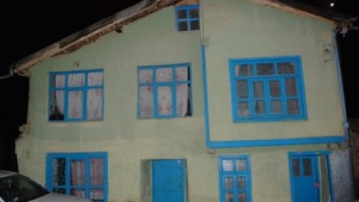 Önce eşini sonra kendisini...