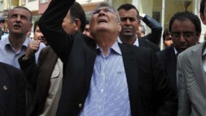 Simav yaralarını sarmaya çalışıyor