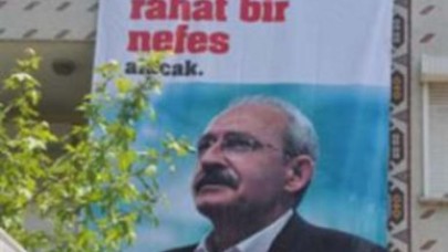 Kılıçdaroğlu'nun dev afişine saldırı