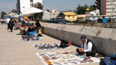 Tarihi köprüde seyyar işgali