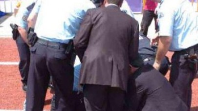 Polis bir anda üzerine çöktü